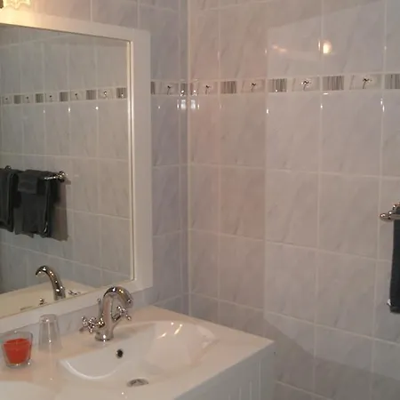 ベッド・アンド・ブレックファスト Fleurs-sauvages *