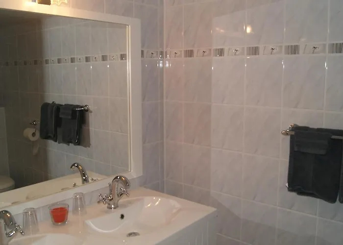 Alojamento de Acomodação e Pequeno-almoço Fleurs-sauvages *