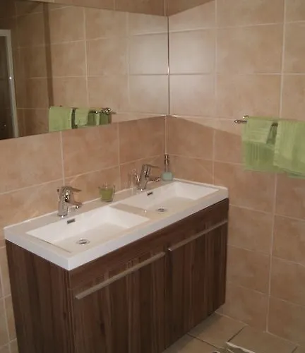 Alojamento de Acomodação e Pequeno-almoço Fleurs-sauvages